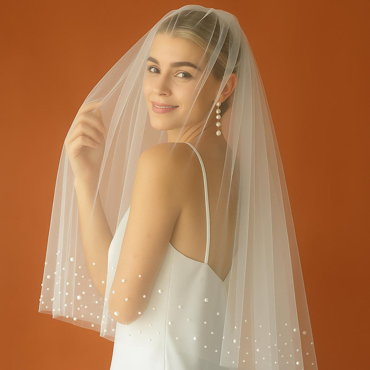 Pearl Edged Tulle Fingertip Veil: Short Bridal Veil with Comb