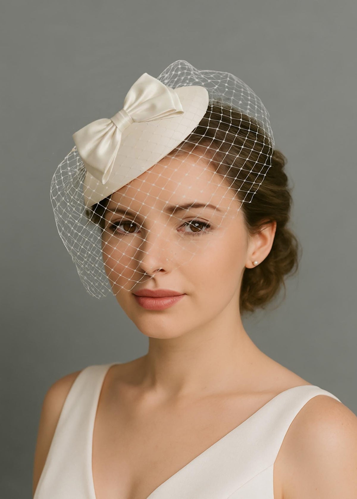 Vintage Tear-Drop Mini Hat with Birdcage Veil – Satin Bow & French Netting