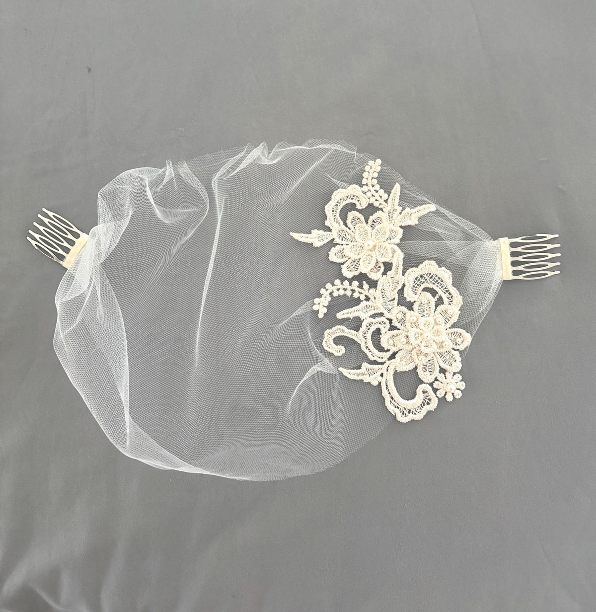 Vintage Lace Flowers and Mini Tulle Bridal Veil, Pearl Floral Headpiece, Vintage Wedding